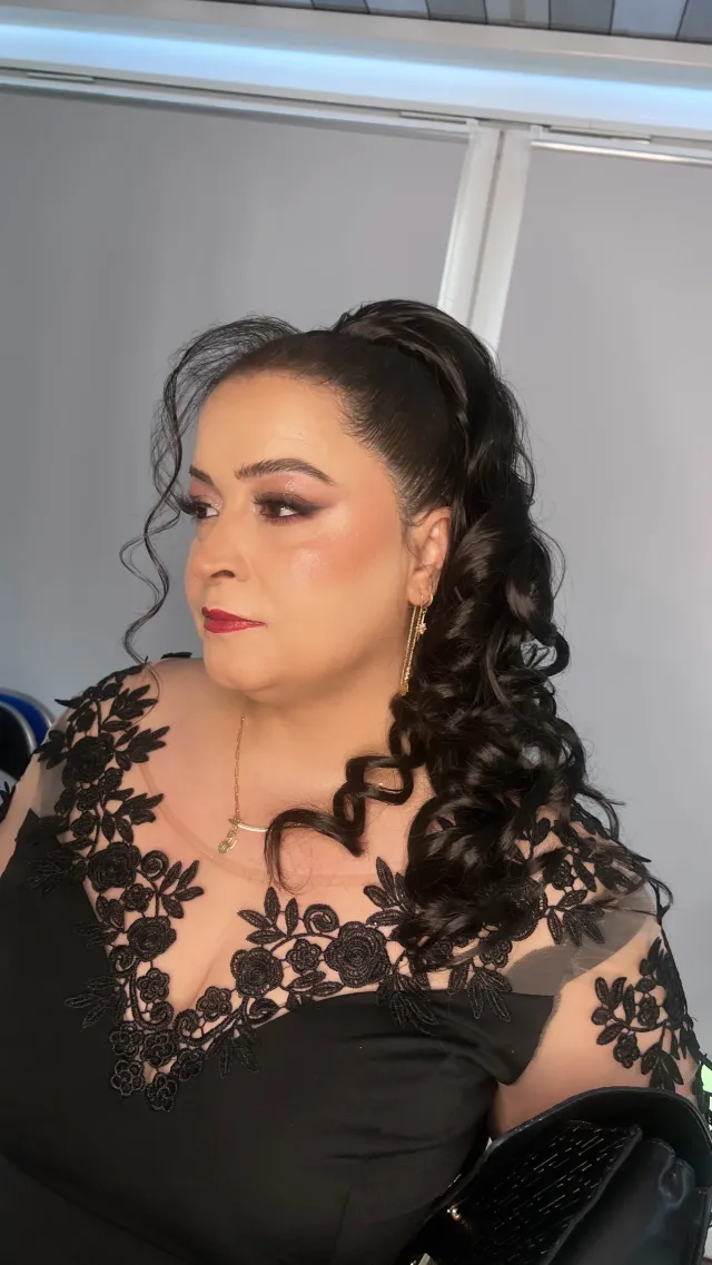 بورتريه مكياج عروس بإشراقة طبيعية