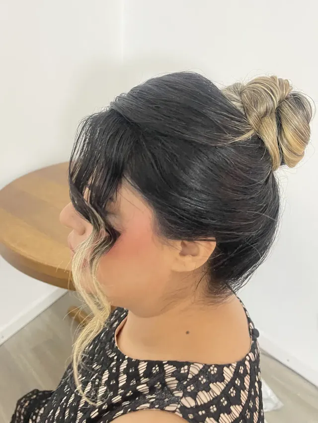 شينيون من الخلف في صالون التجميل
