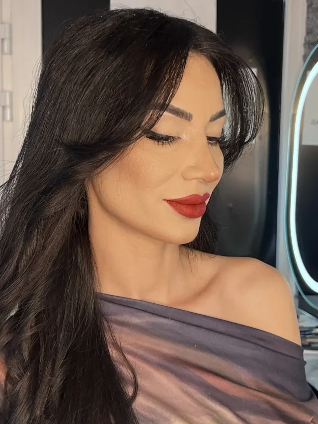 تجعيدات طبيعية من الخلف