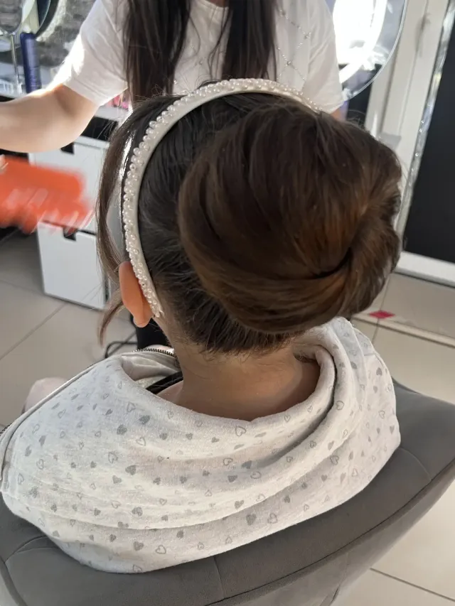 تجعيدات كبيرة حجمية بعد التصفيف